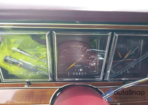 1989 Lincoln Town Car Signature from USA, damaged, VIN 1LNBM82F4KY714999